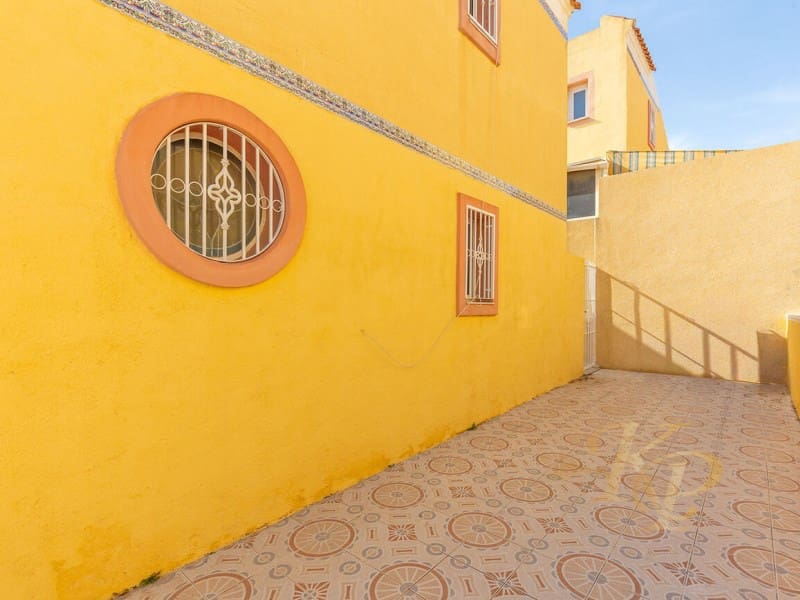 Casa de 2 habitaciones en Orihuela Costa en venta con piscina - 185.000 € (Ref: 9818019)