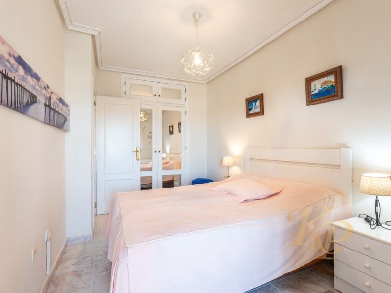 2 makuuhuone Huoneisto myytävänä paikassa Torrevieja - 139 500 € (Ref: 9818020)