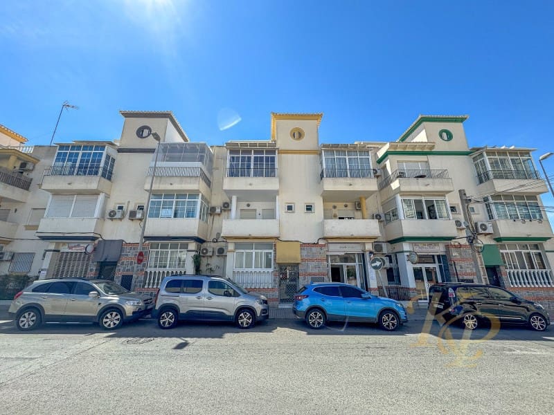 2 makuuhuone Huoneisto myytävänä paikassa Torrevieja - 139 500 € (Ref: 9818020)