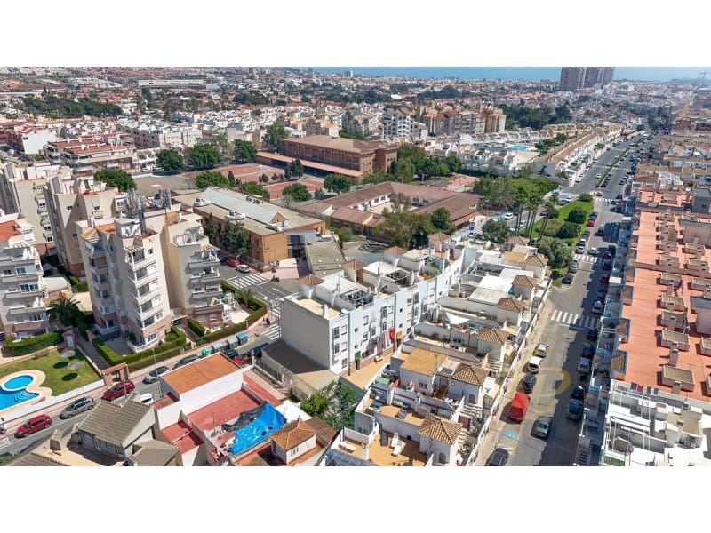 2 makuuhuone Huoneisto myytävänä paikassa Torrevieja - 139 500 € (Ref: 9818020)