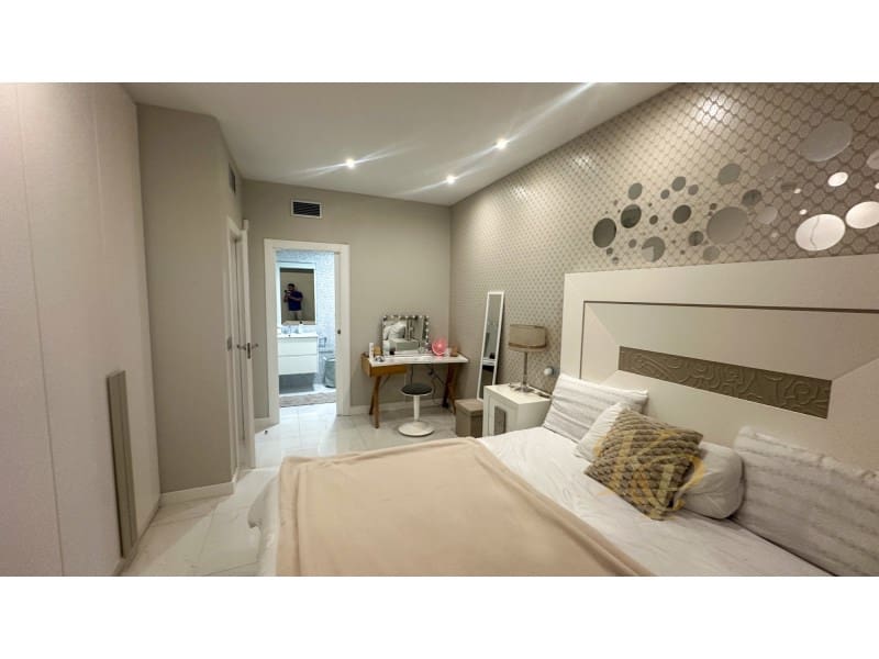 5 soveværelse Villa til salg i Orihuela Costa med swimmingpool - € 675.000 (Ref: 9822714)