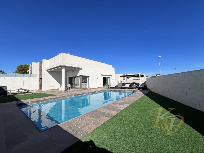 5 soveværelse Villa til salg i Orihuela Costa med swimmingpool - € 675.000 (Ref: 9822714)