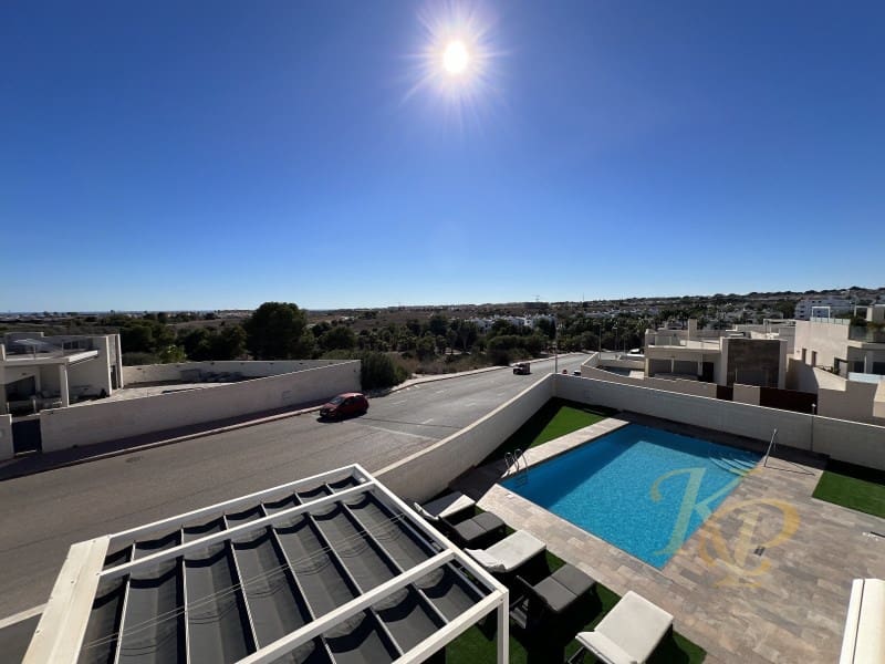 5 soveværelse Villa til salg i Orihuela Costa med swimmingpool - € 675.000 (Ref: 9822714)