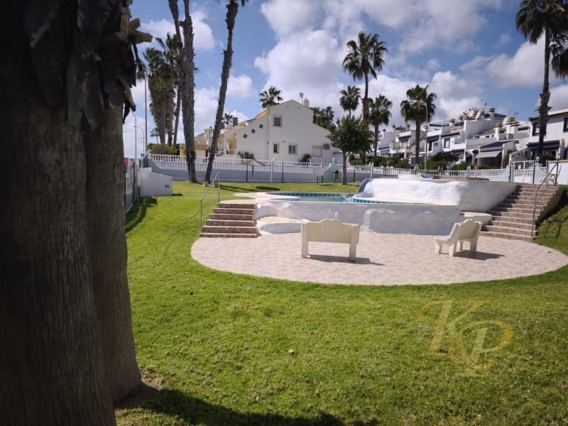 2 quarto Bungalow para venda em Orihuela Costa com piscina - 215 000 € (Ref: 9822715)