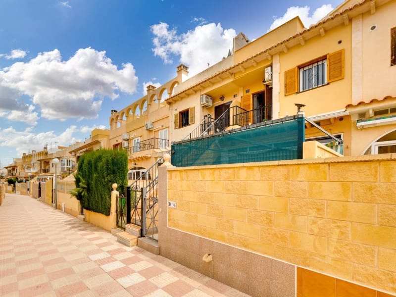 2 bedroom Bungalow for sale in El Chaparral with pool - € 129,999 (Ref: 9822716)