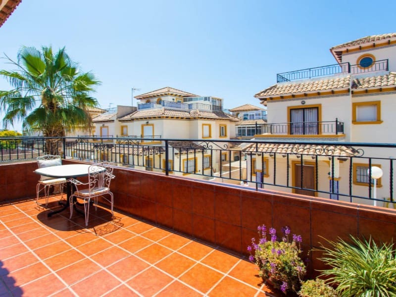2 soveværelse Bungalow til salg i Orihuela Costa med swimmingpool - € 188.700 (Ref: 9824998)