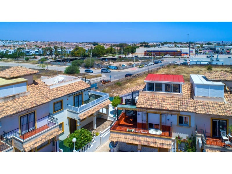 2 soveværelse Bungalow til salg i Orihuela Costa med swimmingpool - € 188.700 (Ref: 9824998)