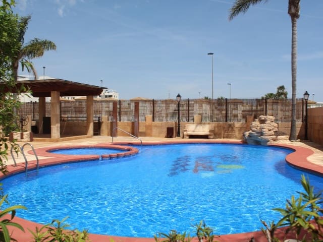 3 soveværelse Villa til salg i Villamartin, Orihuela - € 275.000 (Ref: 9824999)