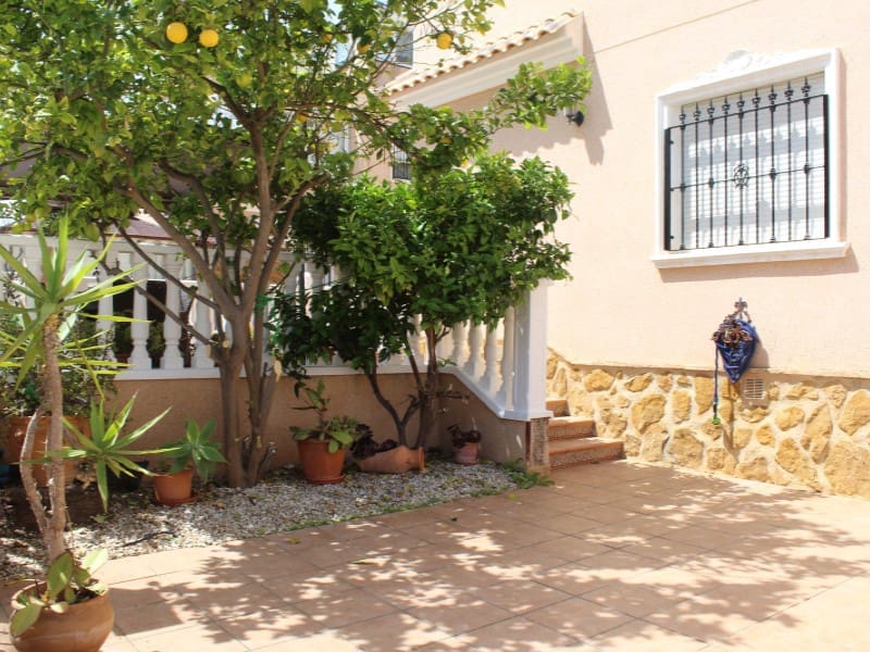 3 soveværelse Villa til salg i Orihuela Costa - € 275.000 (Ref: 9824999)