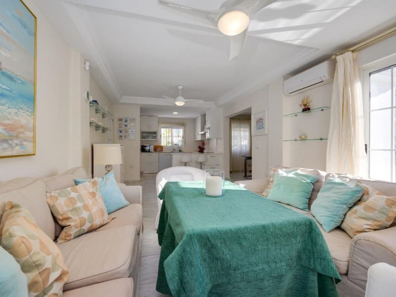 4 Zimmer Villa zu verkaufen in Orihuela Costa mit Pool - 436.000 € (Ref: 9825000)