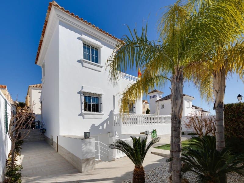 4 Zimmer Villa zu verkaufen in Orihuela Costa mit Pool - 436.000 € (Ref: 9825000)