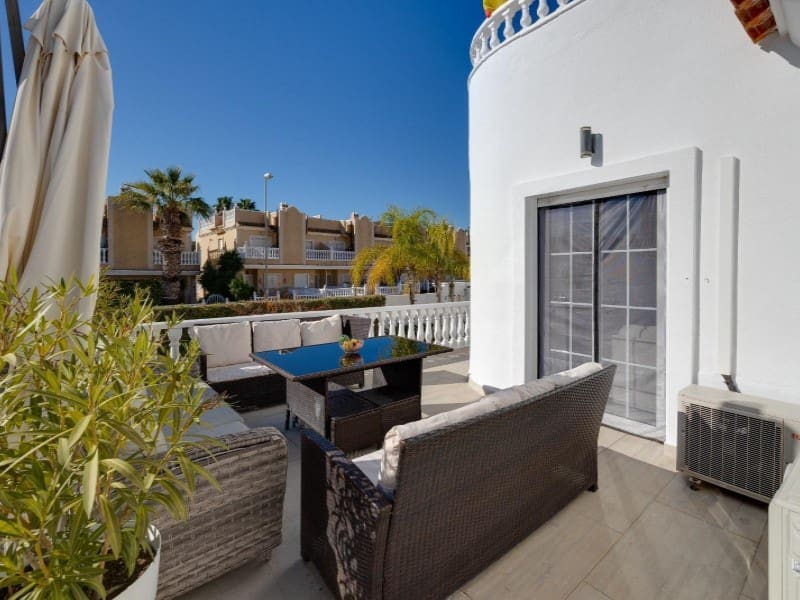 4 Zimmer Villa zu verkaufen in Orihuela Costa mit Pool - 436.000 € (Ref: 9825000)