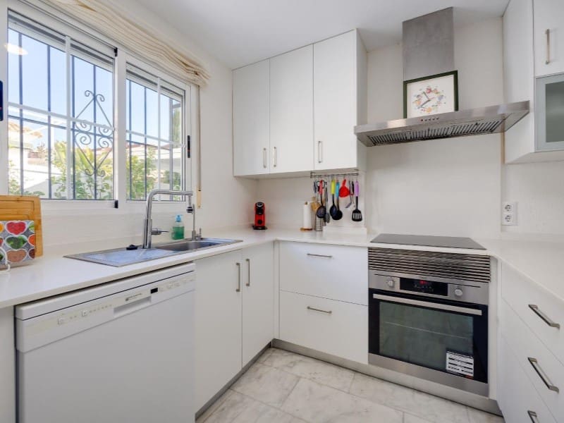 4 Zimmer Villa zu verkaufen in Orihuela Costa mit Pool - 436.000 € (Ref: 9825000)