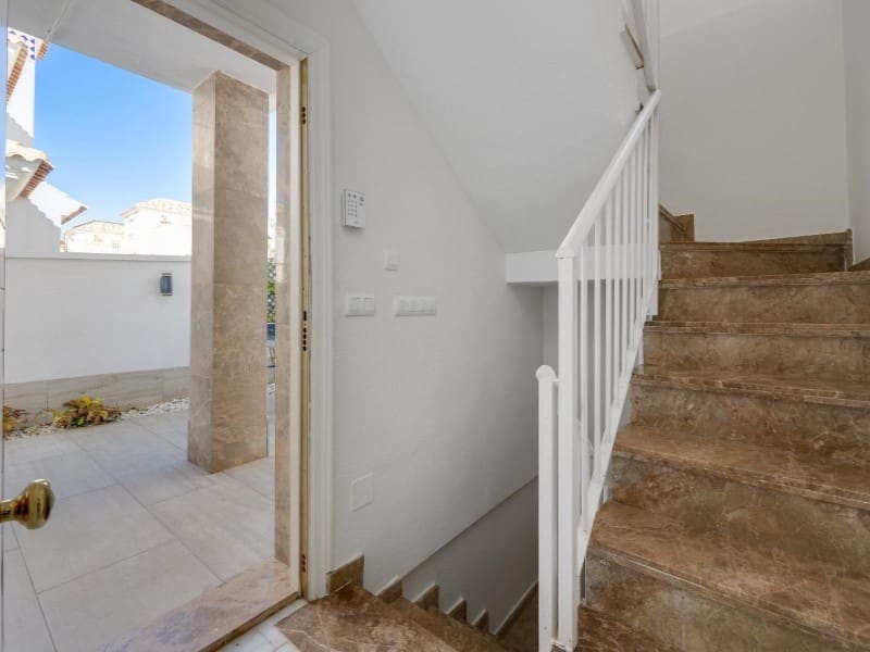 4 Zimmer Villa zu verkaufen in Orihuela Costa mit Pool - 436.000 € (Ref: 9825000)