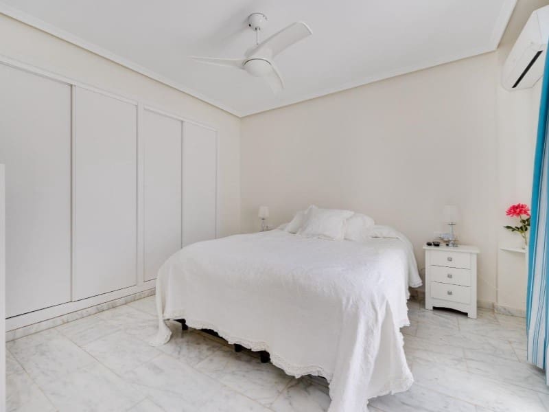 4 Zimmer Villa zu verkaufen in Orihuela Costa mit Pool - 436.000 € (Ref: 9825000)