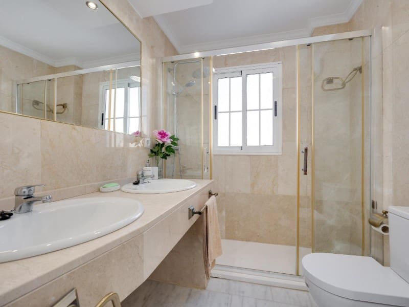4 Zimmer Villa zu verkaufen in Orihuela Costa mit Pool - 436.000 € (Ref: 9825000)