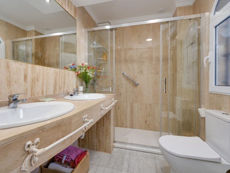 4 Zimmer Villa zu verkaufen in Orihuela Costa mit Pool - 436.000 € (Ref: 9825000)