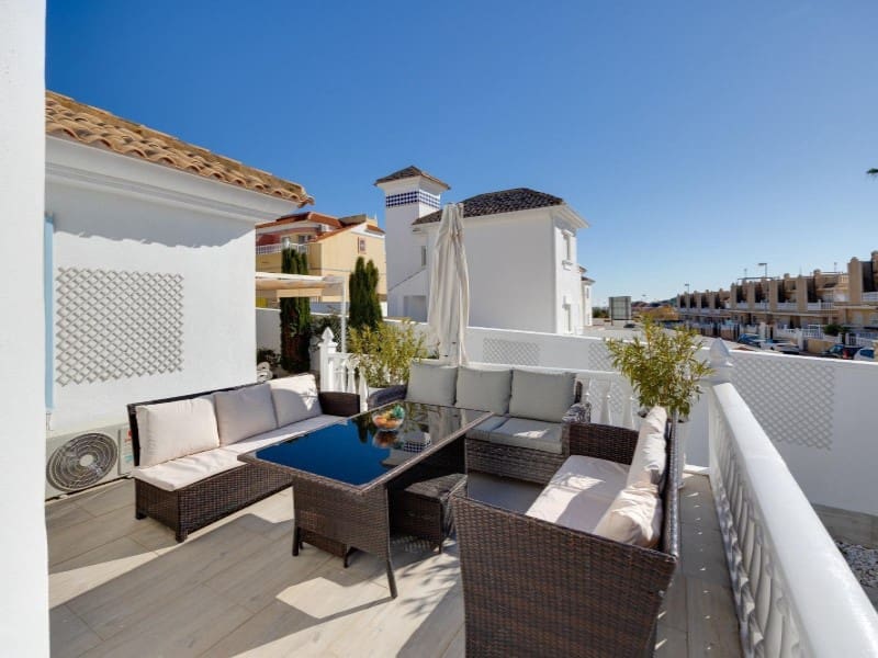 4 Zimmer Villa zu verkaufen in Orihuela Costa mit Pool - 436.000 € (Ref: 9825000)