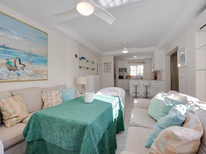 4 Zimmer Villa zu verkaufen in Orihuela Costa mit Pool - 436.000 € (Ref: 9825000)