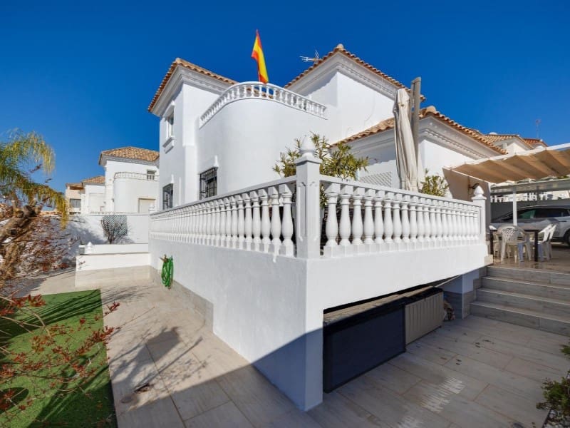 4 Zimmer Villa zu verkaufen in Orihuela Costa mit Pool - 436.000 € (Ref: 9825000)