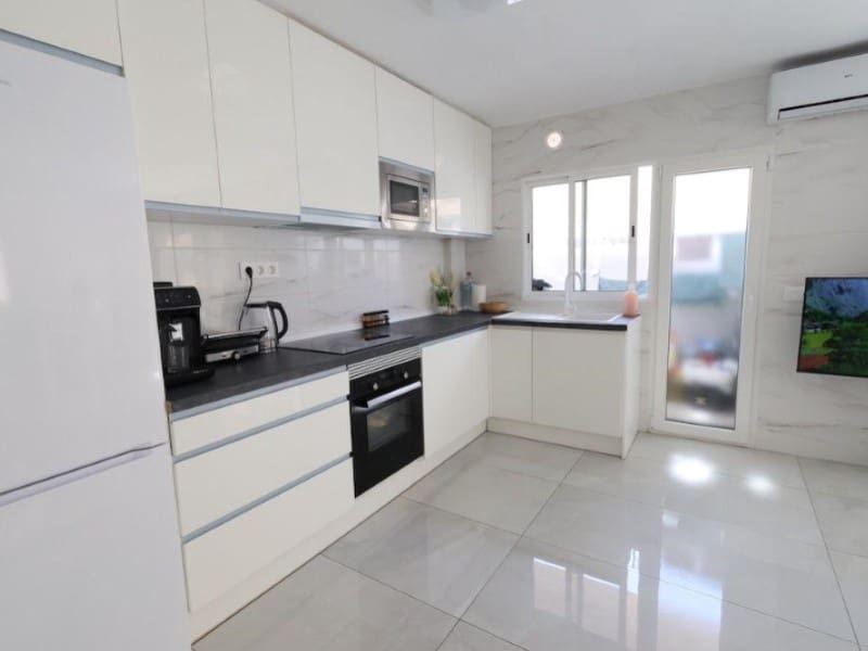 3 sovrum Lägenhet till salu i Torrevieja med garage - 249 000 € (Ref: 9831252)