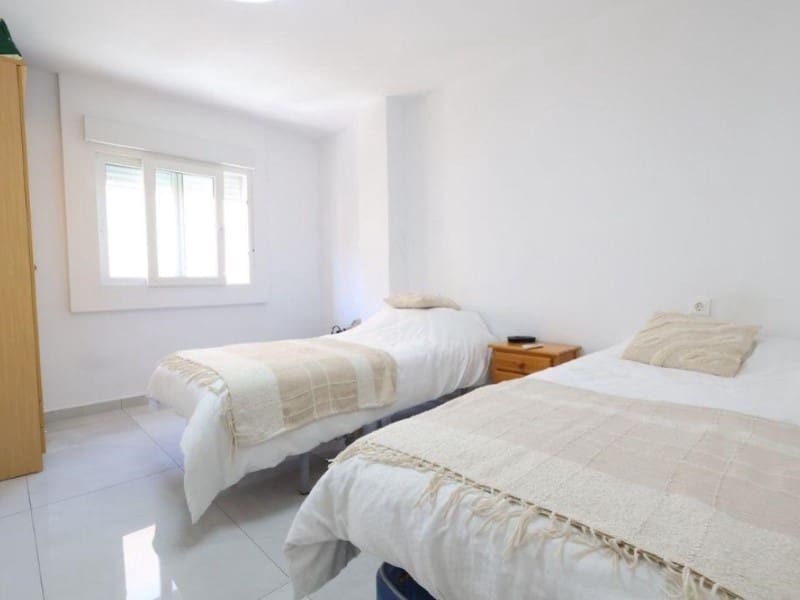 3 sovrum Lägenhet till salu i Torrevieja med garage - 249 000 € (Ref: 9831252)