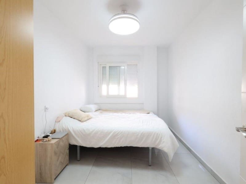 3 sovrum Lägenhet till salu i Torrevieja med garage - 249 000 € (Ref: 9831252)