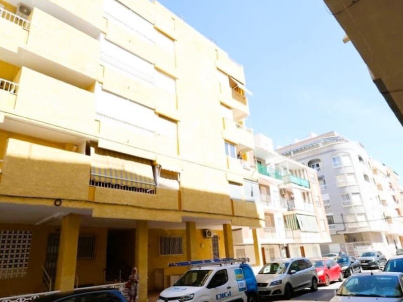 3 sovrum Lägenhet till salu i Torrevieja med garage - 249 000 € (Ref: 9831252)