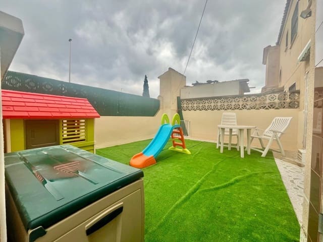 3 makuuhuone Omakotitalo myytävänä paikassa El Chaparral - La Siesta - La Torreta, Torrevieja mukana uima-altaan - 179 000 € (Ref: 9833816)