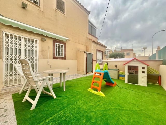 3 makuuhuone Omakotitalo myytävänä paikassa El Chaparral - La Siesta - La Torreta, Torrevieja mukana uima-altaan - 179 000 € (Ref: 9833816)