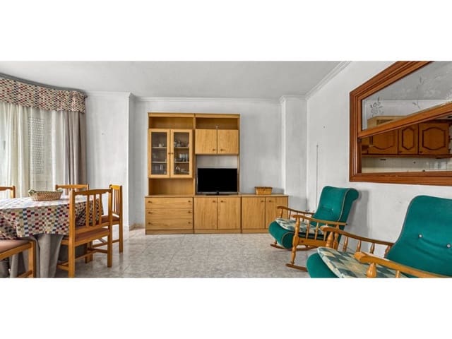 3 makuuhuone Huoneisto myytävänä paikassa Playa de los Locos, Torrevieja mukana 
autotalli - 375 000 € (Ref: 9839449)