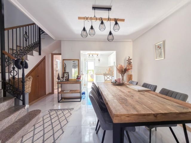 3 soveværelse Byhus til salg i Aguas Nuevas, Torrevieja - € 260.000 (Ref: 9839450)
