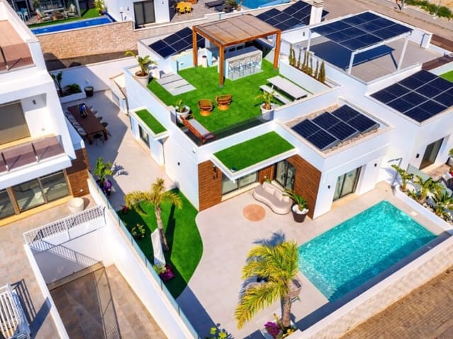4 soveværelse Villa til salg i San Miguel de Salinas med swimmingpool - € 605.000 (Ref: 9839452)