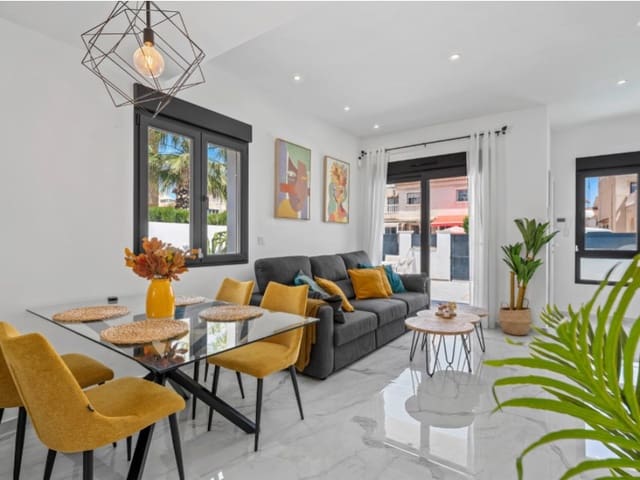 3 chambre Villa/Maison à vendre à El Chaparral, Torrevieja avec piscine - 479 000 € (Ref: 9846158)