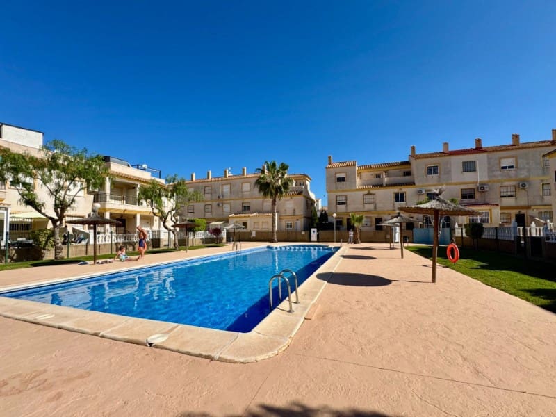 3 soveværelse Byhus til salg i Orihuela Costa med swimmingpool - € 185.000 (Ref: 9846161)