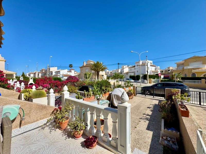 3 soveværelse Byhus til salg i Orihuela Costa med swimmingpool - € 185.000 (Ref: 9846161)