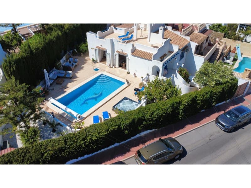 2 chambre Villa/Maison à vendre à Torrevieja avec garage - 420 000 € (Ref: 9846164)