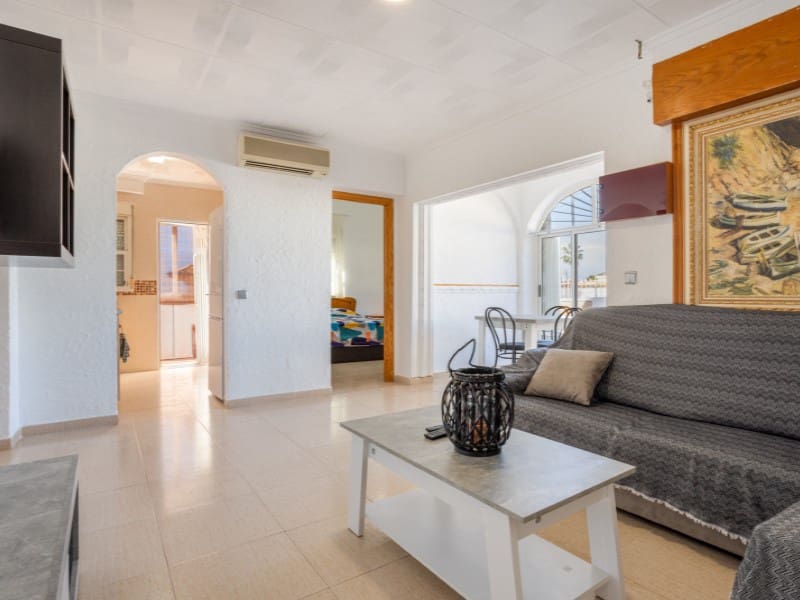3 chambre Villa/Maison à vendre à Torrevieja avec piscine - 330 000 € (Ref: 9851612)