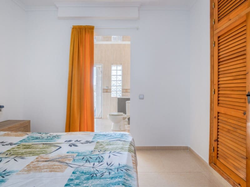 3 chambre Villa/Maison à vendre à Torrevieja avec piscine - 330 000 € (Ref: 9851612)