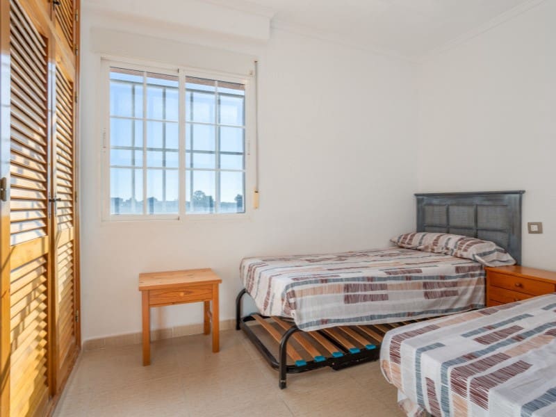 3 chambre Villa/Maison à vendre à Torrevieja avec piscine - 330 000 € (Ref: 9851612)