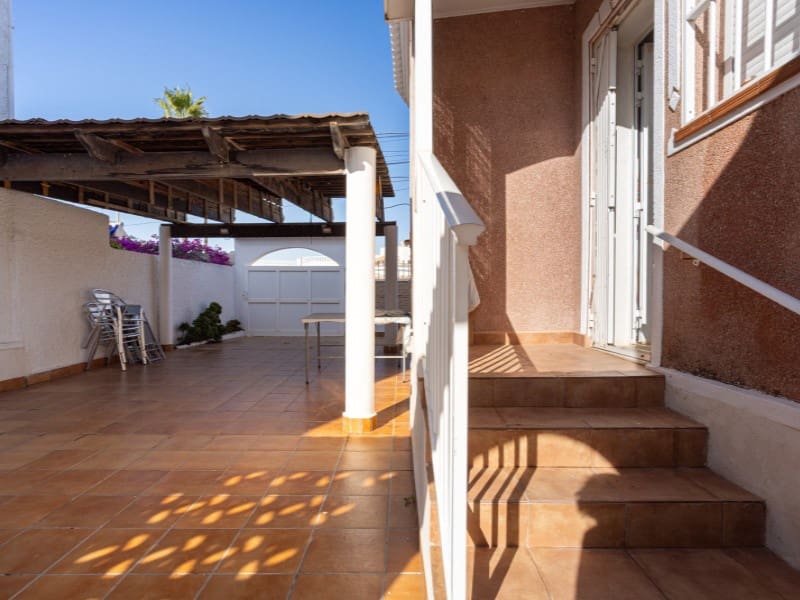 3 chambre Villa/Maison à vendre à Torrevieja avec piscine - 330 000 € (Ref: 9851612)