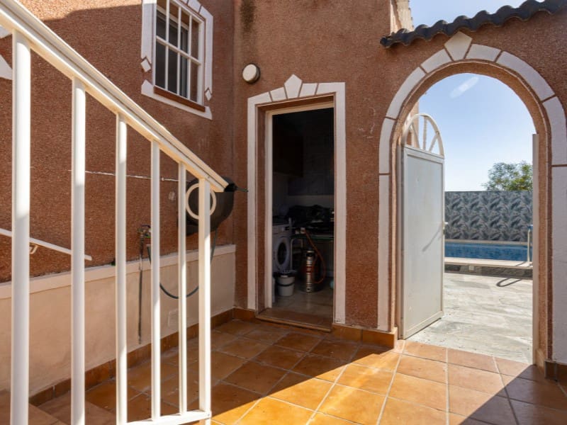 3 chambre Villa/Maison à vendre à Torrevieja avec piscine - 330 000 € (Ref: 9851612)