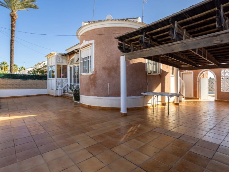 3 chambre Villa/Maison à vendre à Torrevieja avec piscine - 330 000 € (Ref: 9851612)