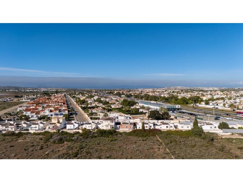 3 chambre Villa/Maison à vendre à Torrevieja avec piscine - 330 000 € (Ref: 9851612)