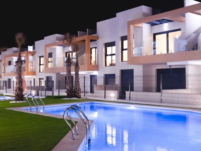 2 soveværelse Lejlighed til salg i Torrevieja med swimmingpool - € 255.000 (Ref: 9851614)