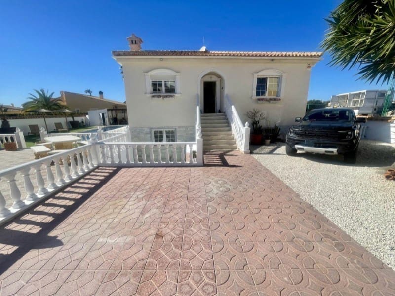5 soverom Villa til salgs i San Fulgencio med svømmebasseng - € 540 000 (Ref: 9855357)
