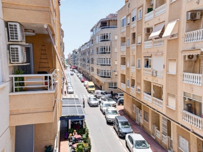 3 soveværelse Lejlighed til salg i Torrevieja med swimmingpool - € 159.000 (Ref: 9861803)