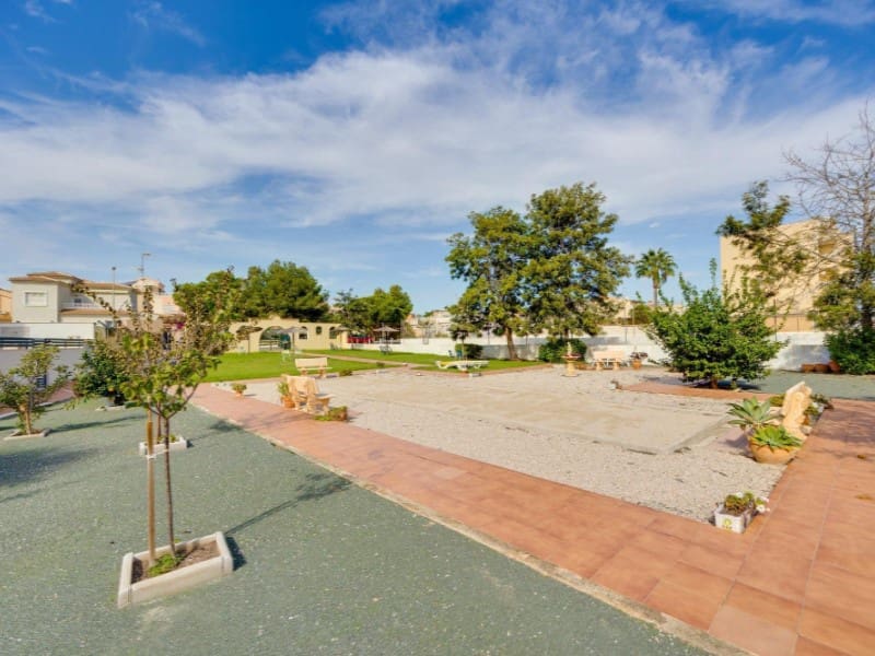 3 bedroom Villa for sale in Orihuela Costa - € 228,999 (Ref: 9868497)