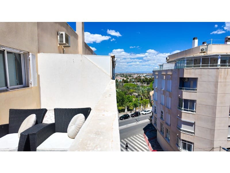 2 slaapkamer Appartement te koop in Torrevieja met zwembad - € 169.000 (Ref: 9868498)