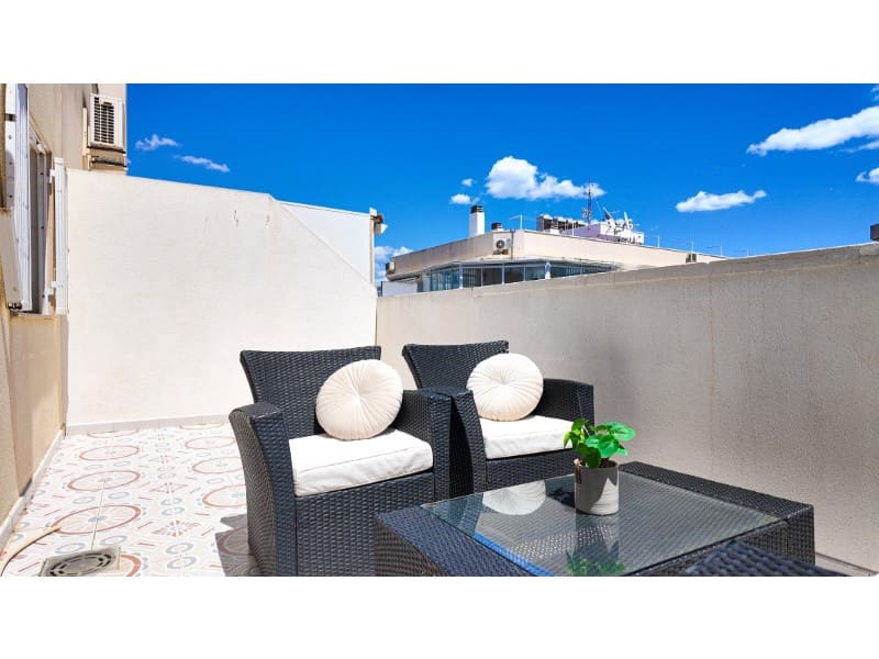 2 slaapkamer Appartement te koop in Torrevieja met zwembad - € 169.000 (Ref: 9868498)